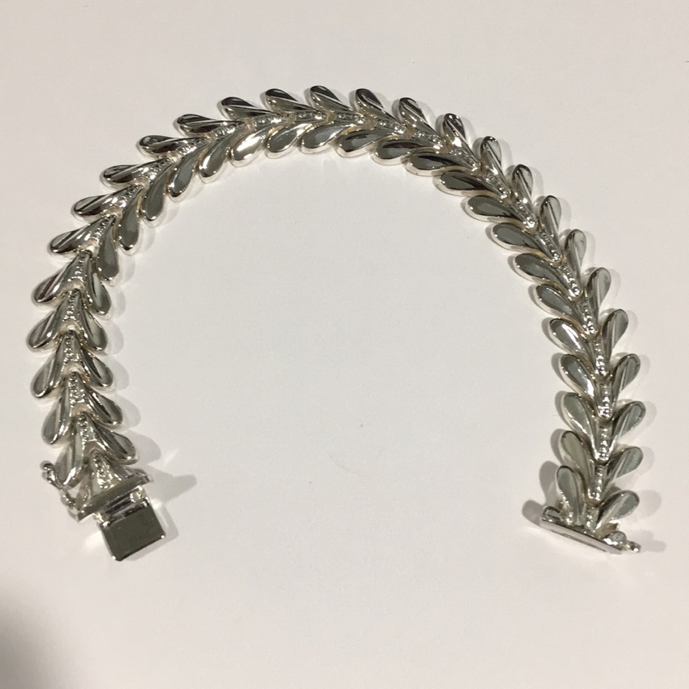 Sterling Silver Women's V Shape Link Bracelet